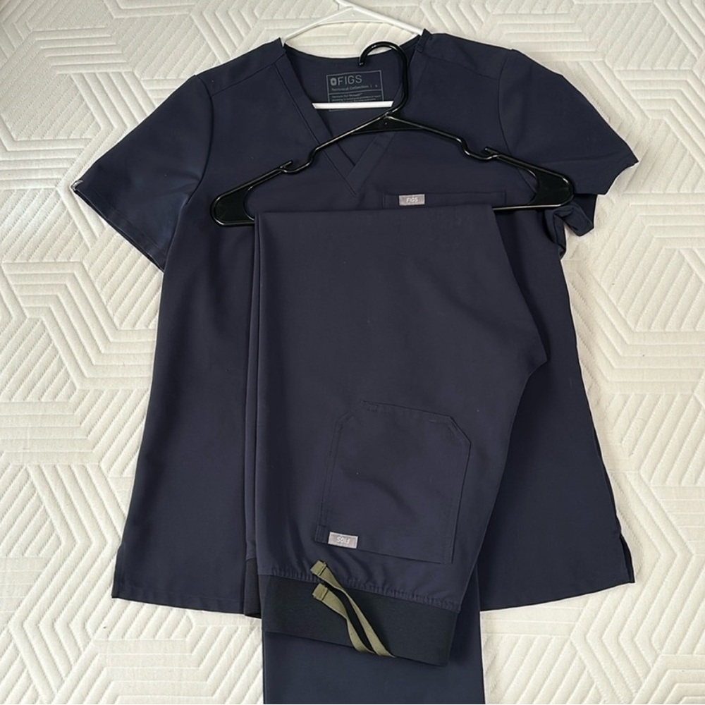 Rare* Figs SET Quiet Navy Blue Scrubs Small Catarina Top, Medium Livingston Pant